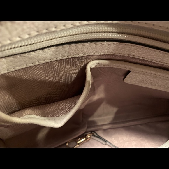 Michael Kors handbag - Picture 7 of 8